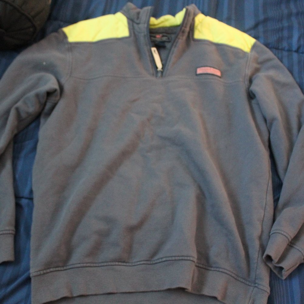 Vineyard vines sweater